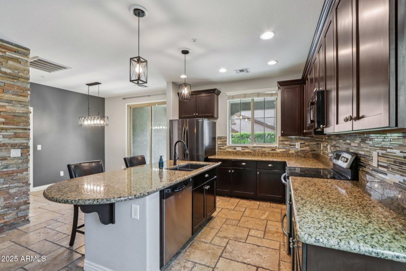 15-web-or-mls-W Palo Brea Ln-L2608-013