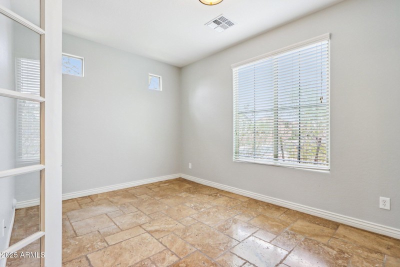 20-web-or-mls-W Palo Brea Ln-L2608-018