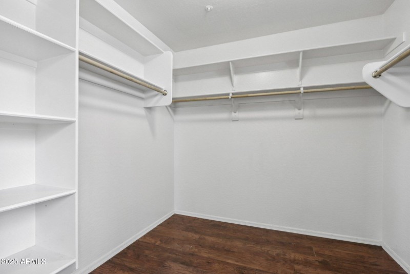 36-web-or-mls-W Palo Brea Ln-L2608-034