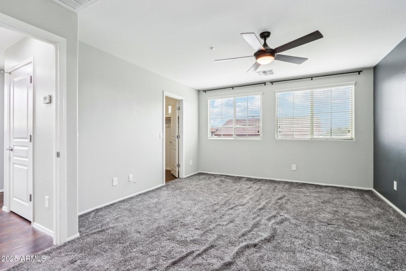 39-web-or-mls-W Palo Brea Ln-L2608-037