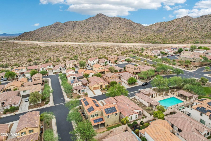 54-web-or-mls-W Palo Brea Ln-L2608-052