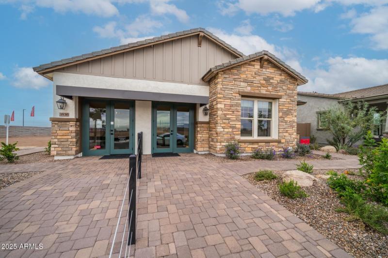 3836 S Gladiolus Circle