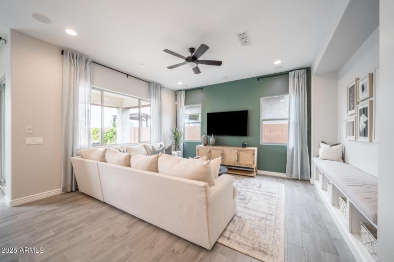 3836 S Gladiolus Circle