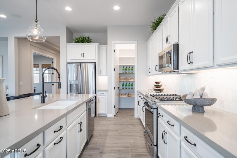 3836 S Gladiolus Circle