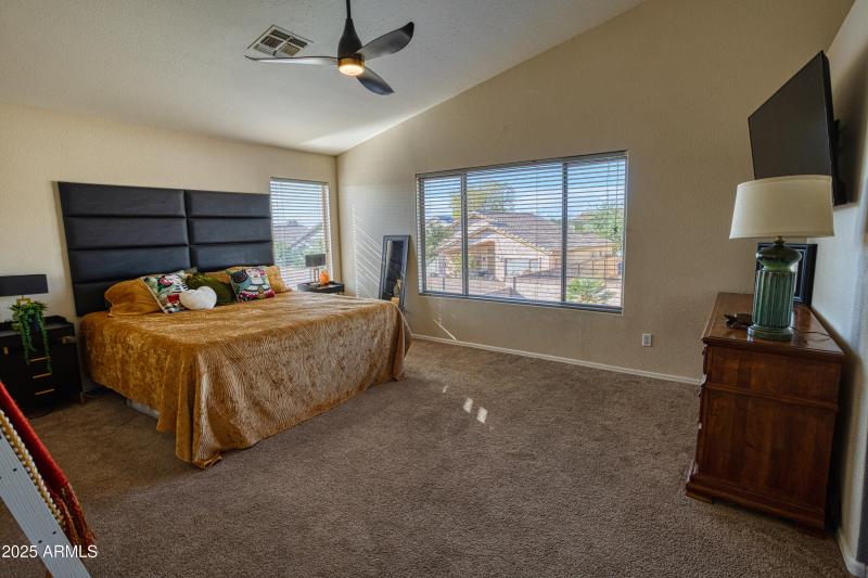 PAX_4213_AuroraHDR2019-edit