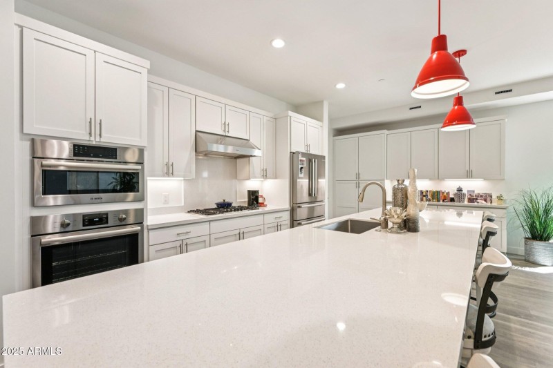 16-web-or-mls-N 136th St-S3009-016