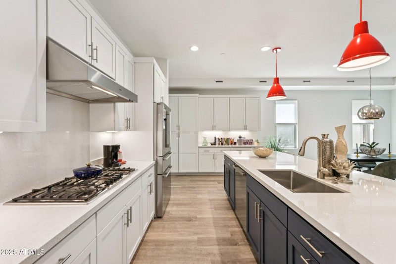 18-web-or-mls-N 136th St-S3009-018