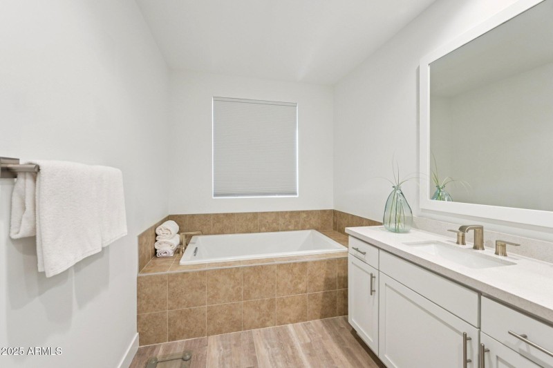 31-web-or-mls-N 136th St-S3009-031