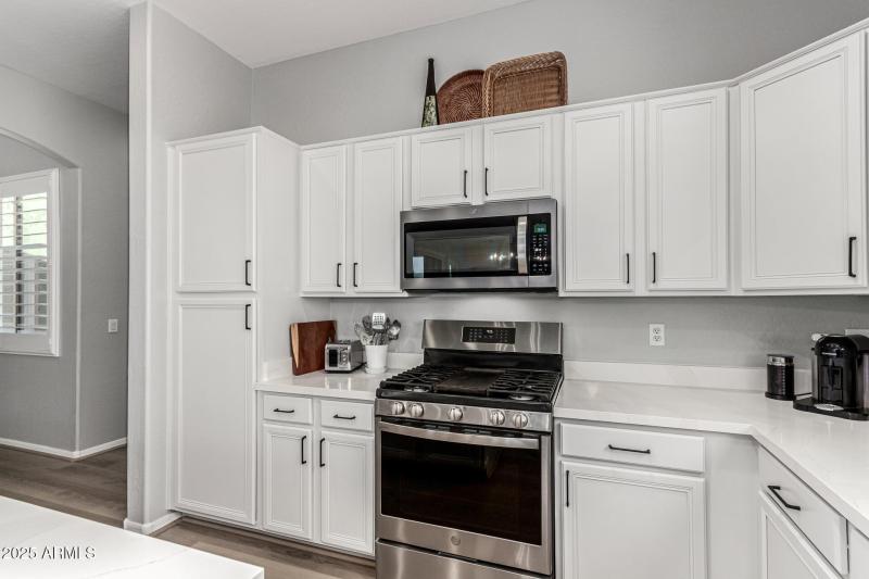 Gorgeous Bright Kitchen