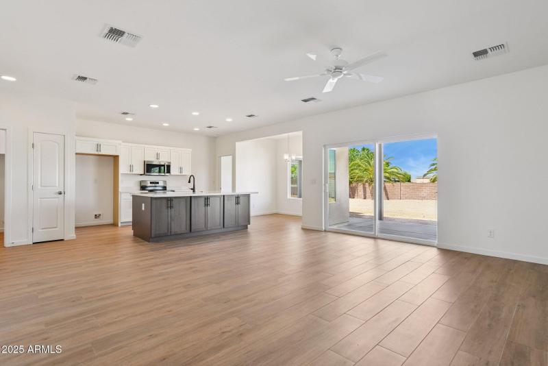 7-web-or-mls-958-n-97th-way