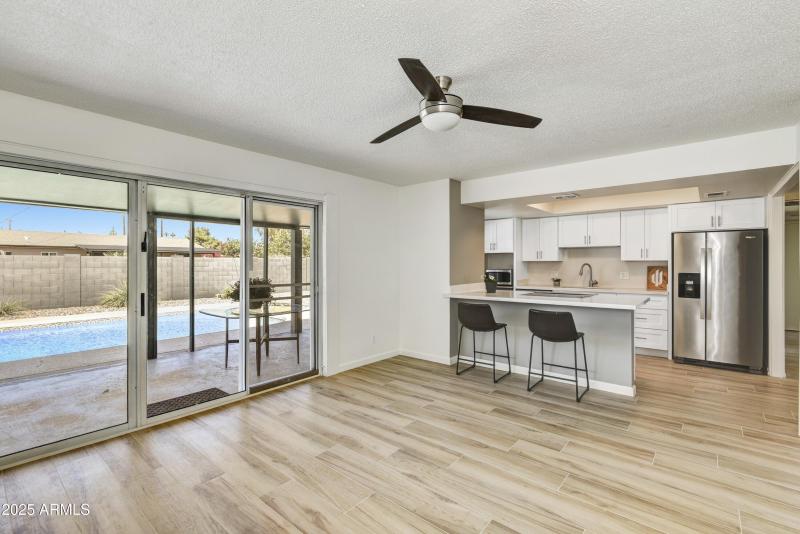 011_Family to Kitchen