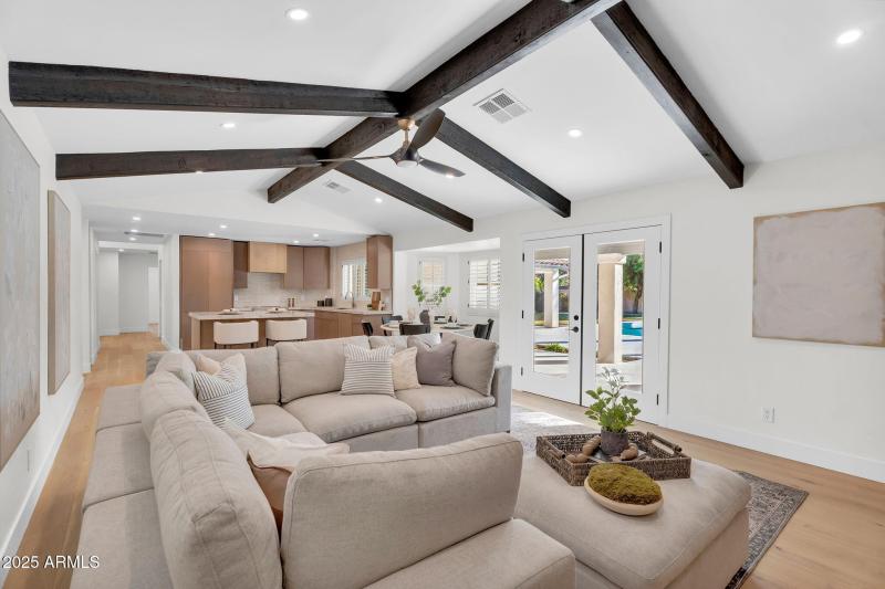 9-web-or-mls-7655 E Windrose Dr - 8