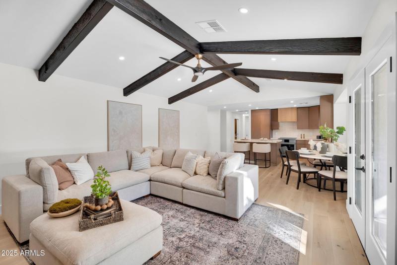 10-web-or-mls-7655 E Windrose Dr - 9