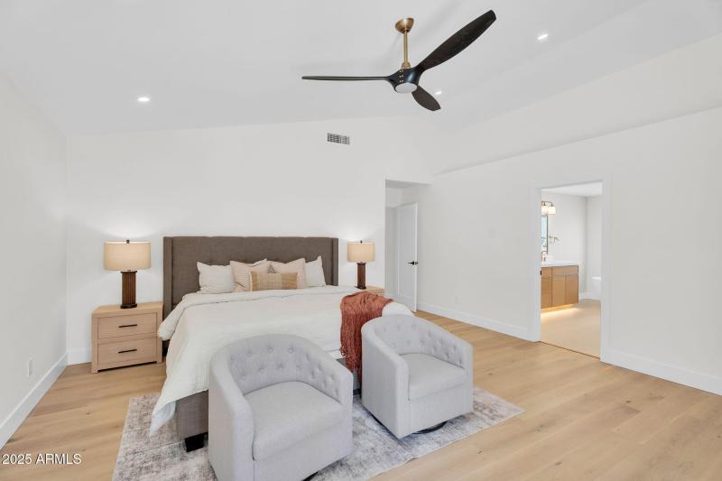 21-web-or-mls-7655 E Windrose Dr - 20