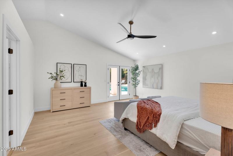 22-web-or-mls-7655 E Windrose Dr - 19