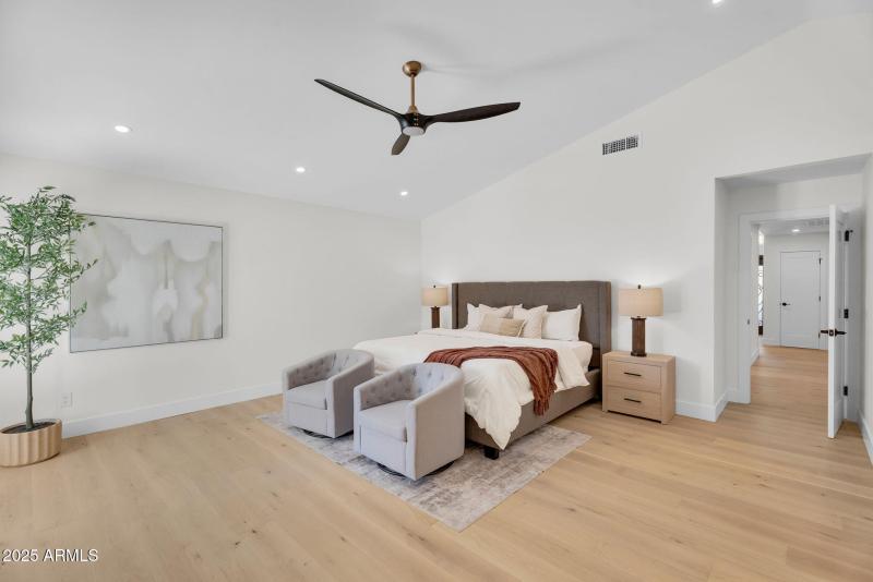 23-web-or-mls-7655 E Windrose Dr - 21