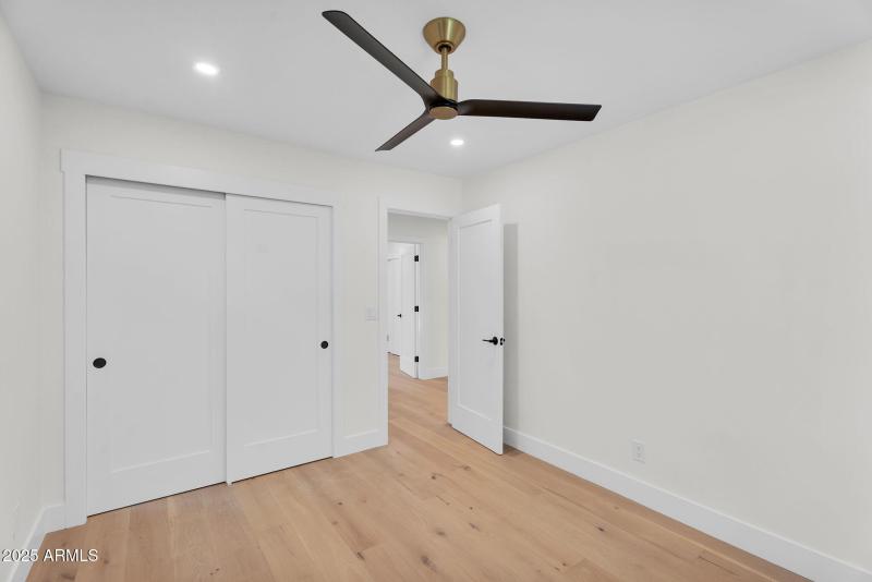 35-web-or-mls-7655 E Windrose Dr - 37