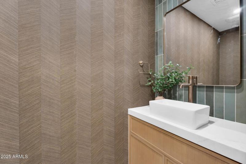 38-web-or-mls-7655 E Windrose Dr - 40