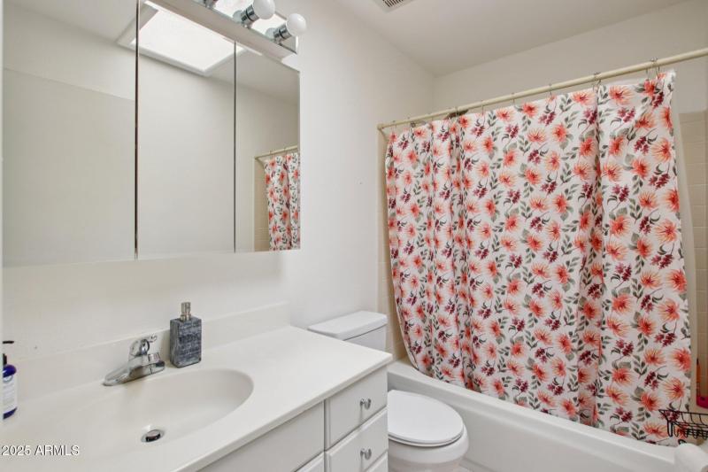 24-web-or-mls-E Player Dr-S2309-024