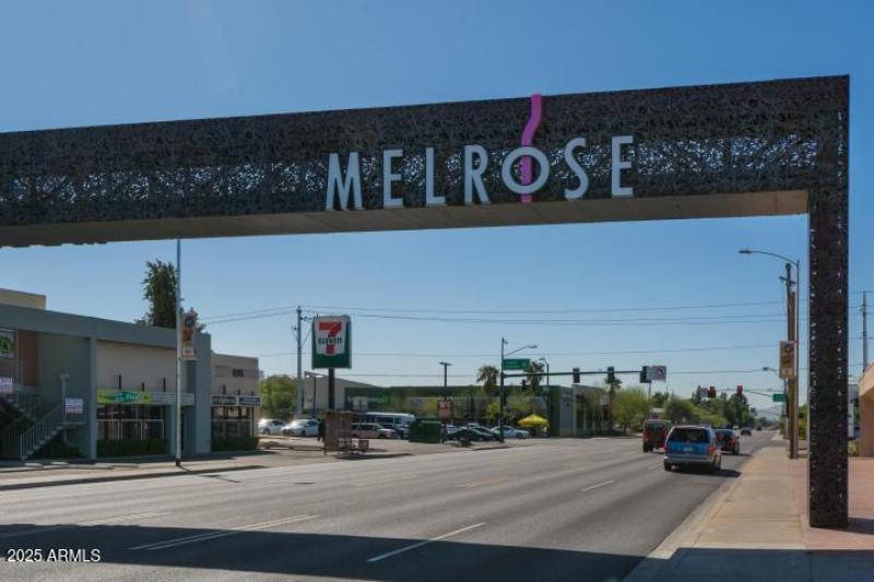 Melrose curve sign