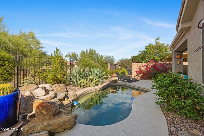 35-web-or-mls-1704-w-dion-dr