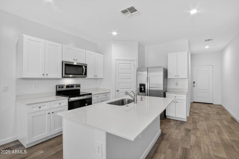 005_013_a4m_opnshw (1)