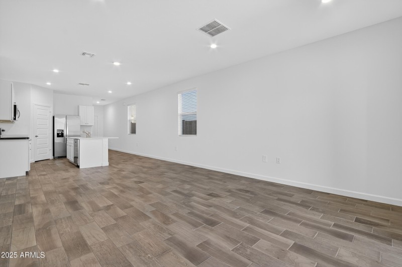 012_036_a4m_opnshw (1)