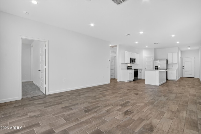 013_038_a4m_opnshw (1)