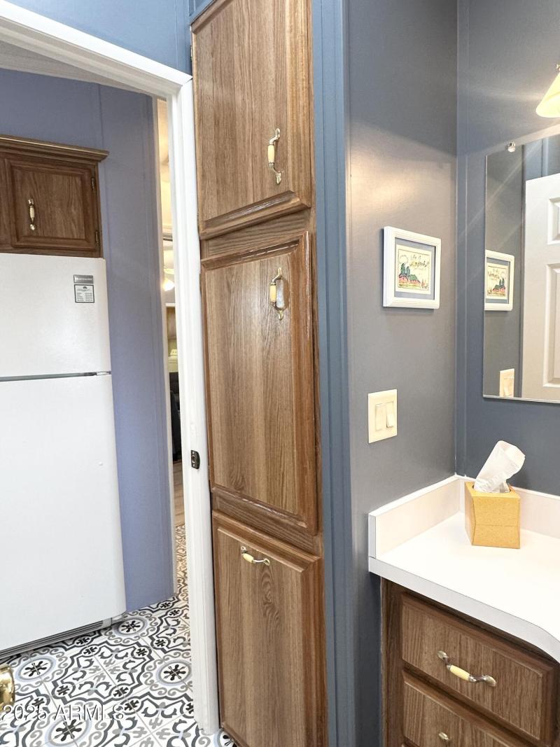 LOOK, MORE STORAGE CABIENTS!