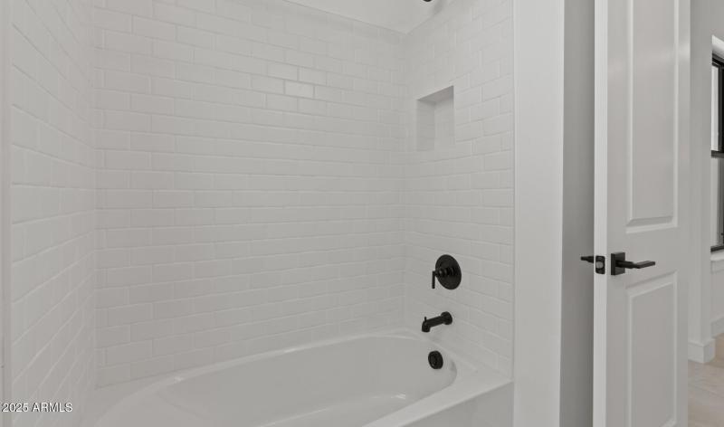 Edgewood Lot #102 Hall Bath 2 (Large)