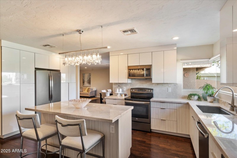 Custom High Gloss Cabinets