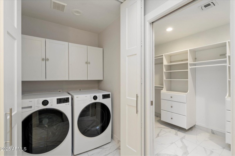Washer/Dryer in separate closet