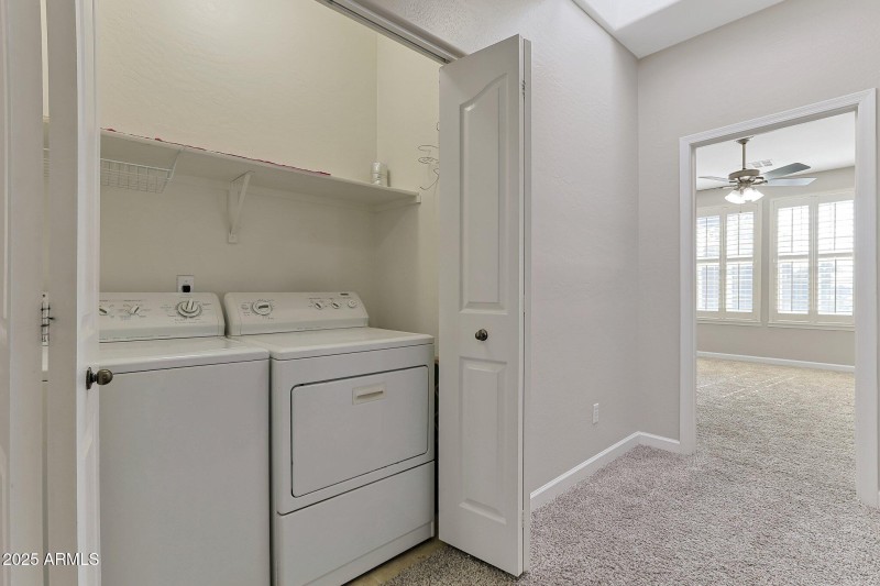 014 Upstairs Full Size Washer & Dryer