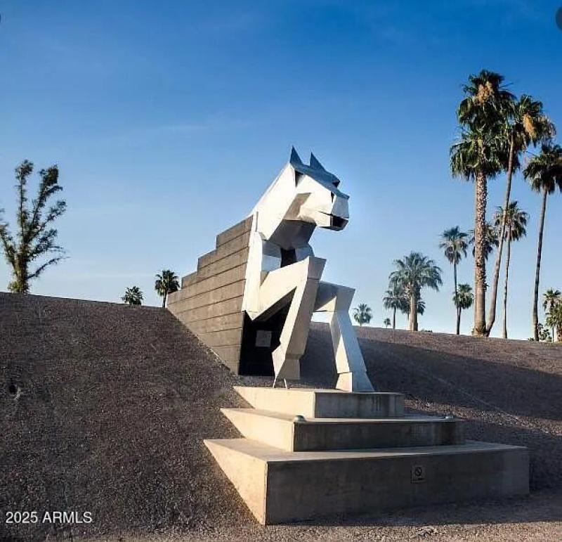 Majestic Art within walking distance