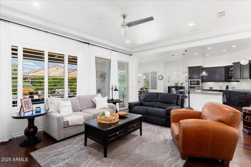 07-27052 W Oraibi Dr