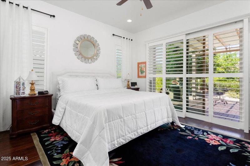 16-27052 W Oraibi Dr