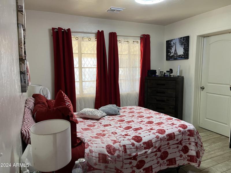 Master Bedroom IMG_0440