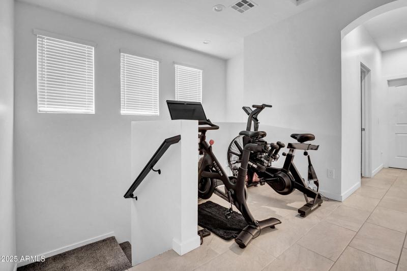 11-custom-3005 E Paradise Ln-11