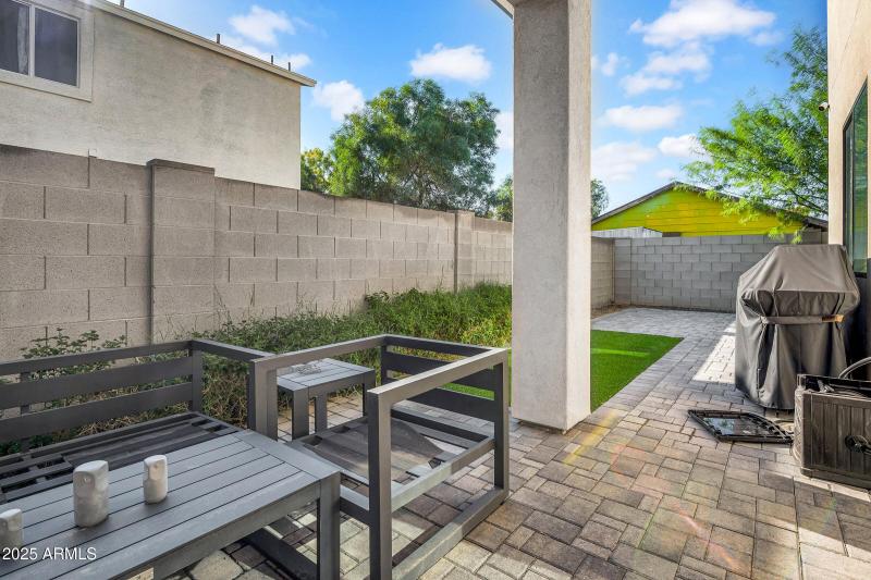 19-custom-3005 E Paradise Ln-19