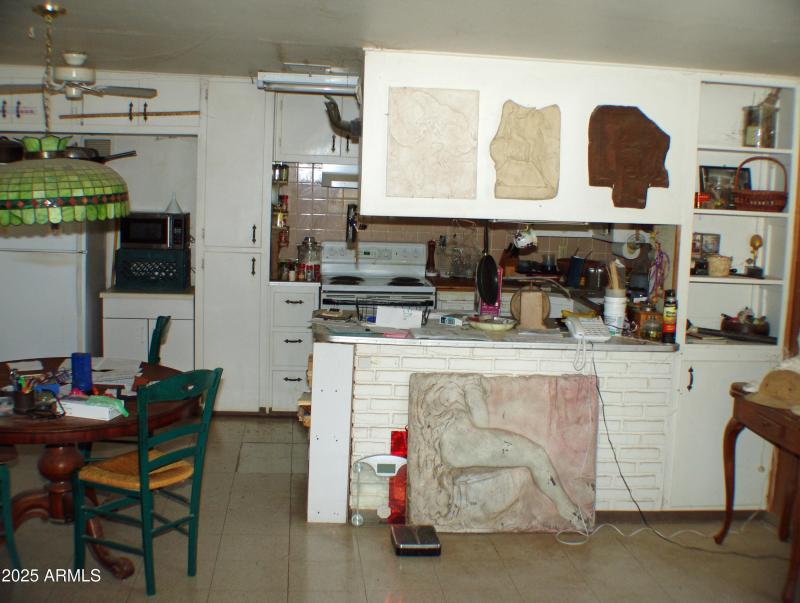 KITCHEN MAIN HOUSE DSC07514