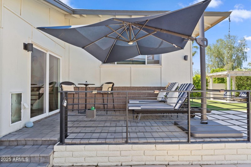 Upper Deck off Entry