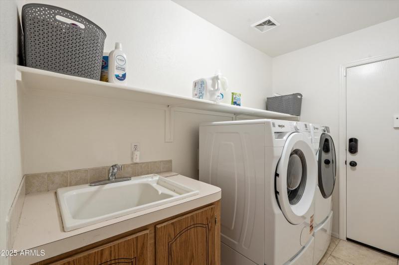 28-Laundry Room