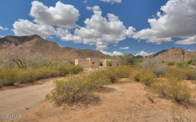 Set off from the street