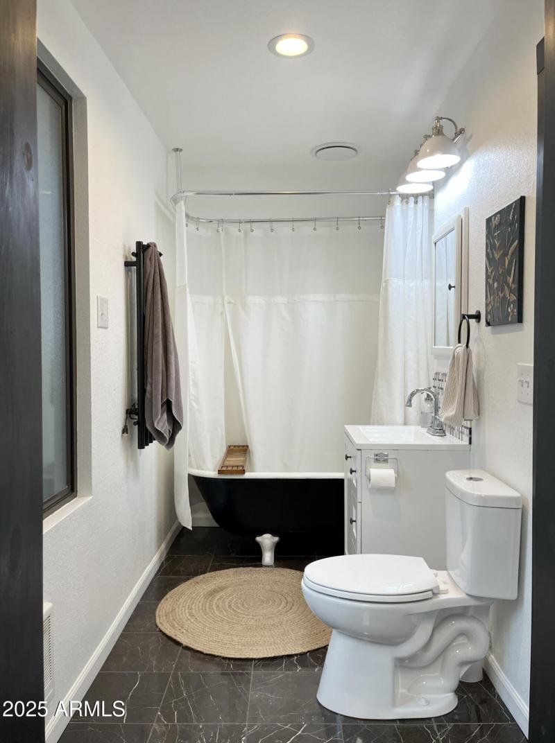 master-bath-1-scaled