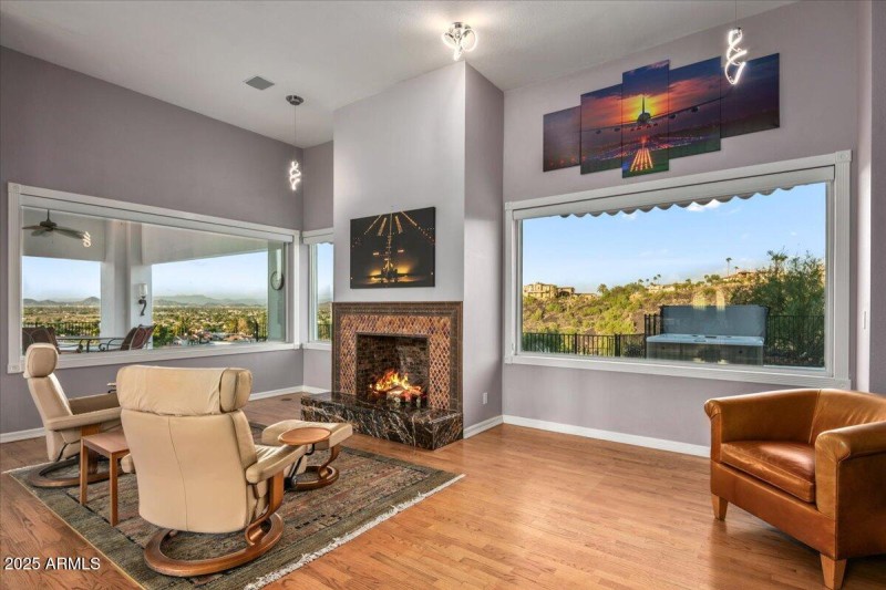 31-Sitting Room Views