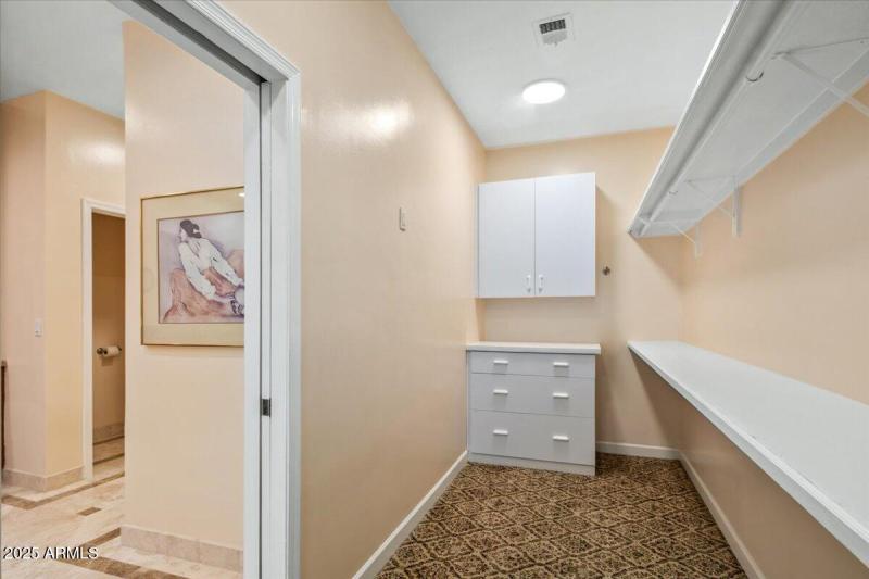 63-Guest Suite ~ Closets