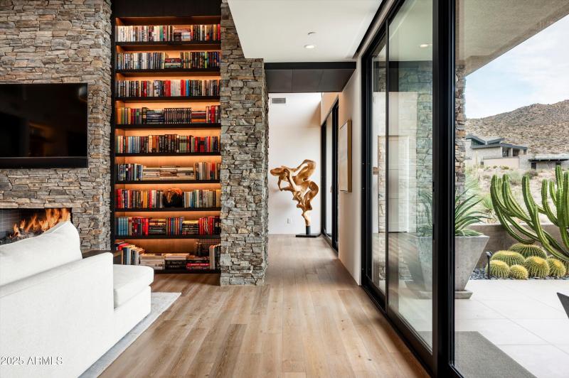 Great Room/Foyer Gallery Area