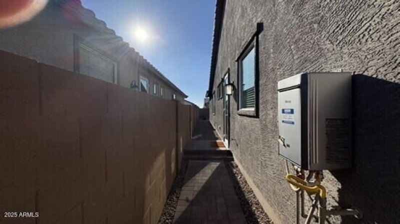 F2DBF79D-1D61-44E5-9E92-485D671AF8CE_4_5