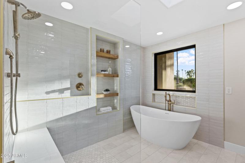 8436 N Vía Linda-15