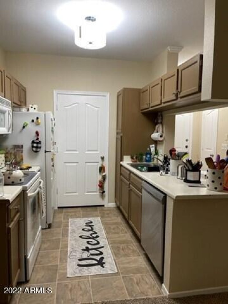 Kitchen & Laundry